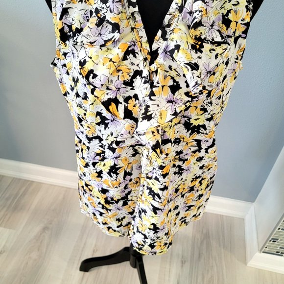 ❤️NEW Karl Lagerfeld Paris Yagavi Ruffle Blouse Sleeveless Size Medium NWT ❤️ - Picture 4 of 16